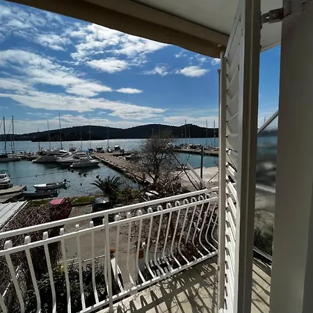 Apartment Seaview Tisno