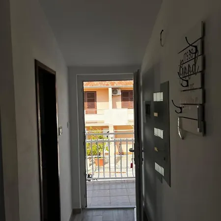 Apartments Uno *