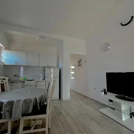 Apartment Apartments Uno Tisno