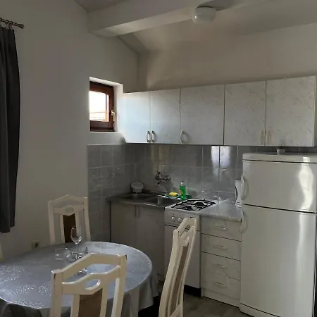 Apartments Uno *