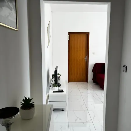 Apartments Uno * Tisno